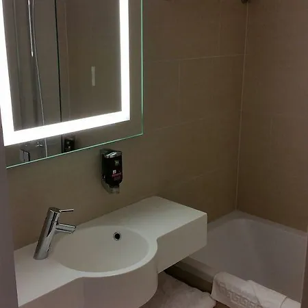 Visionapartments Place De Cornavin - Self Check-in 3*