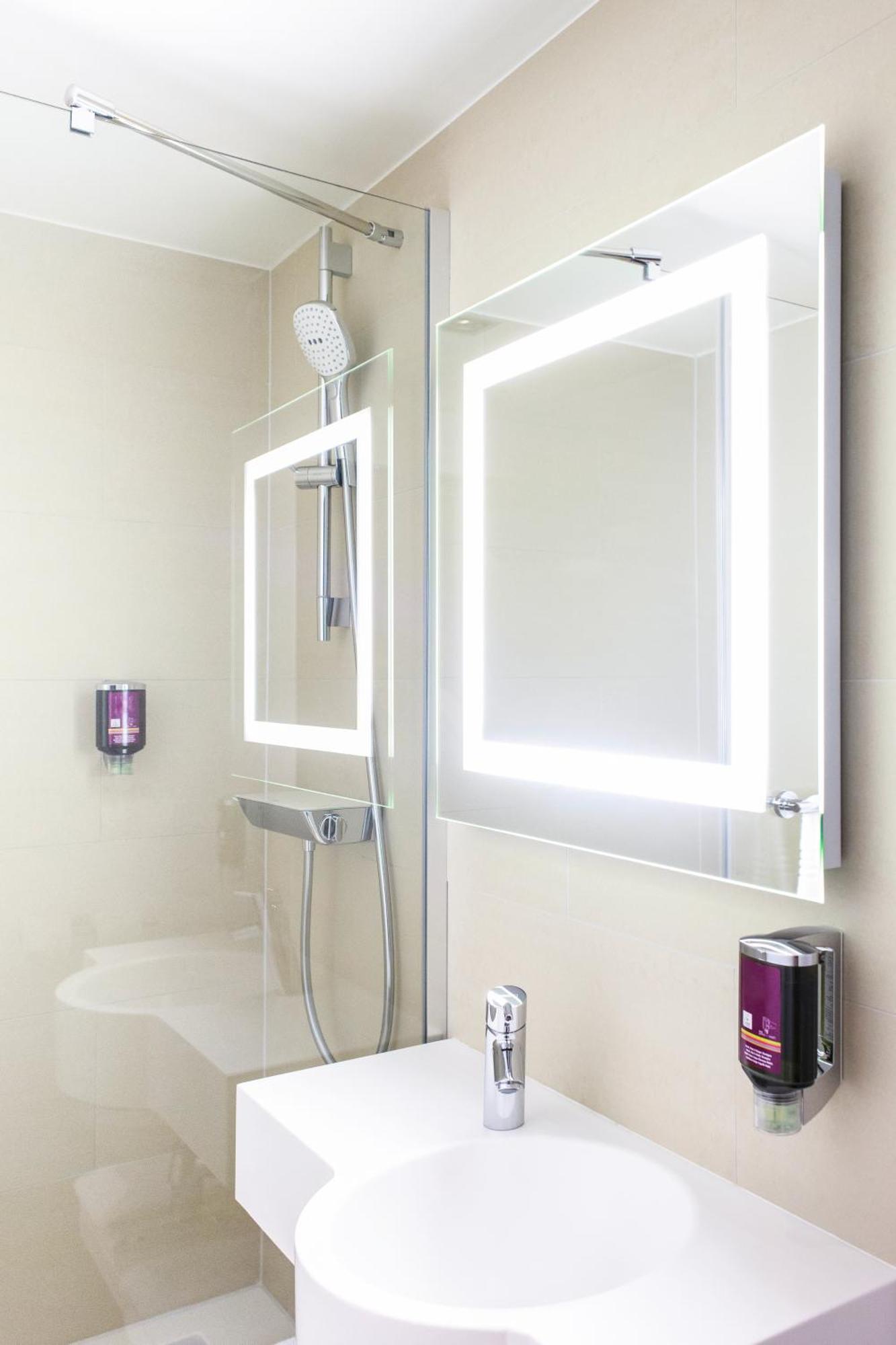 Visionapartments Place De Cornavin - Contactless Check-in Aparthotel 3*