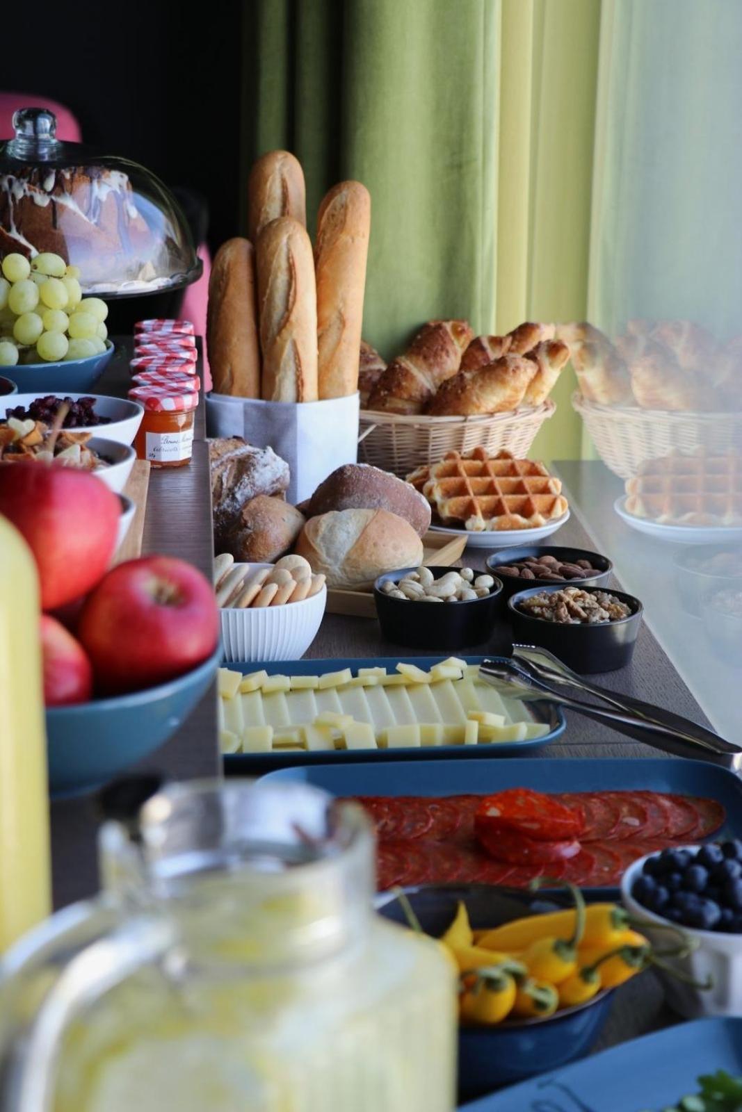 VISIONAPARTMENTS Place de Cornavin - self check-in 3*